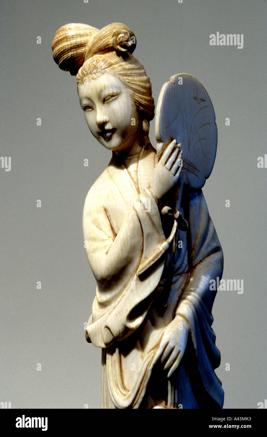 Carved ivory tusk japanese hi-res stock photography and images - Alamy