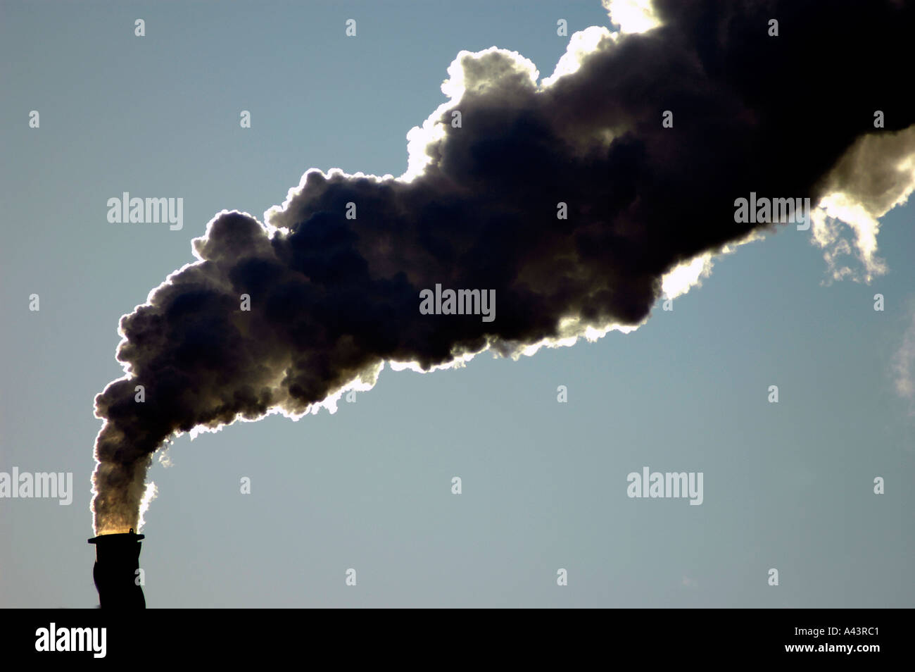 Oil refinery putting out clean steam in south El Paso Texas making