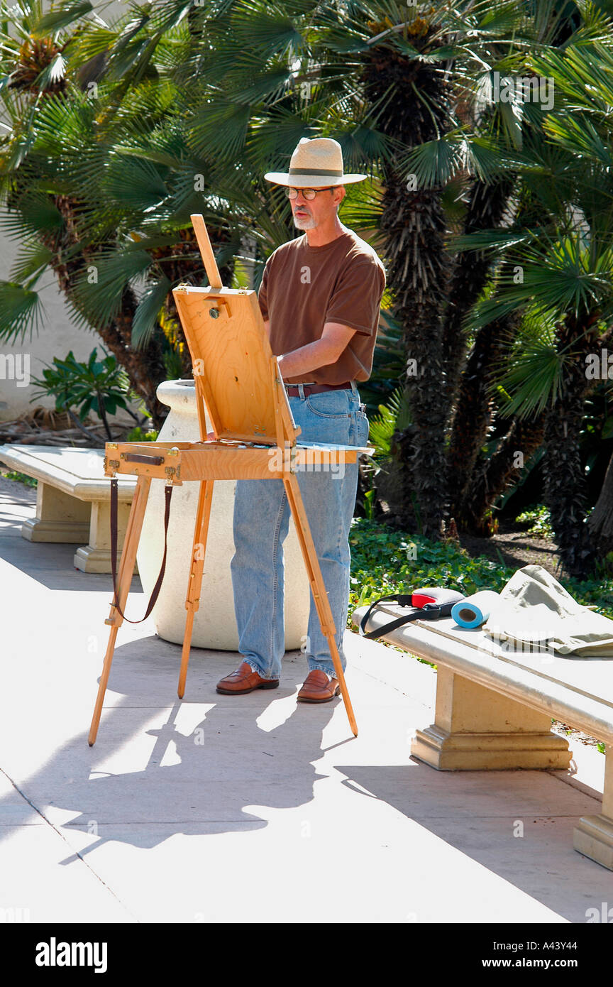 Easel paint hi-res stock photography and images - Alamy