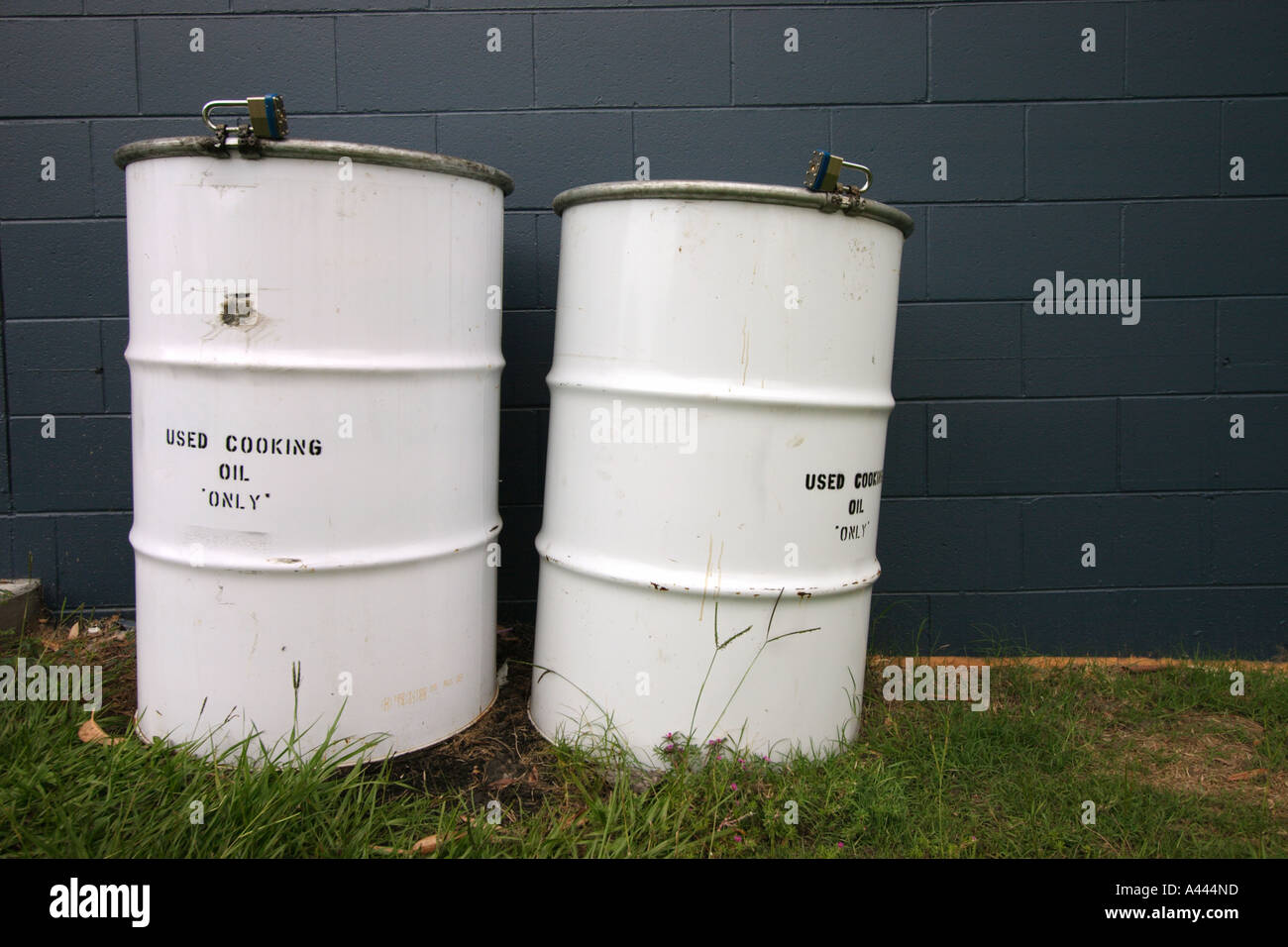 44 gallon drum hires stock photography and images Alamy