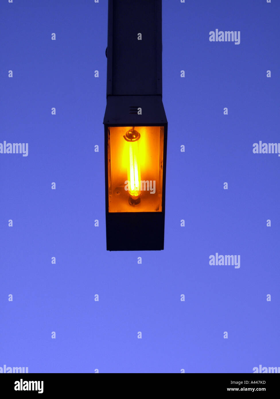 Fitting new street lighting hi-res stock photography and images - Alamy