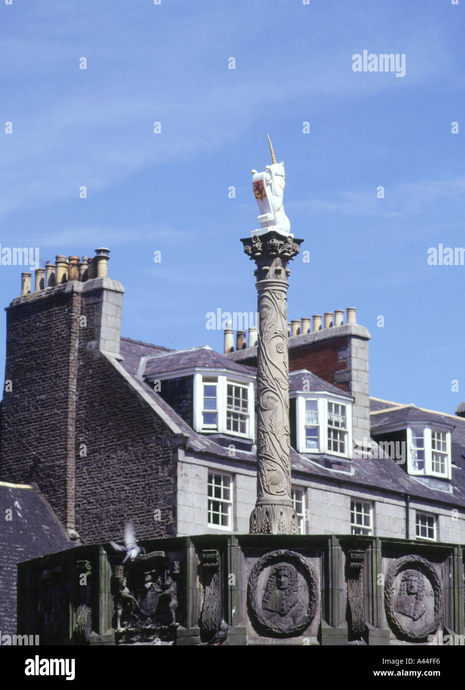 dh  UNION STREET ABERDEEN Mercat cross unicorn statue market city scotland Stock Photo
