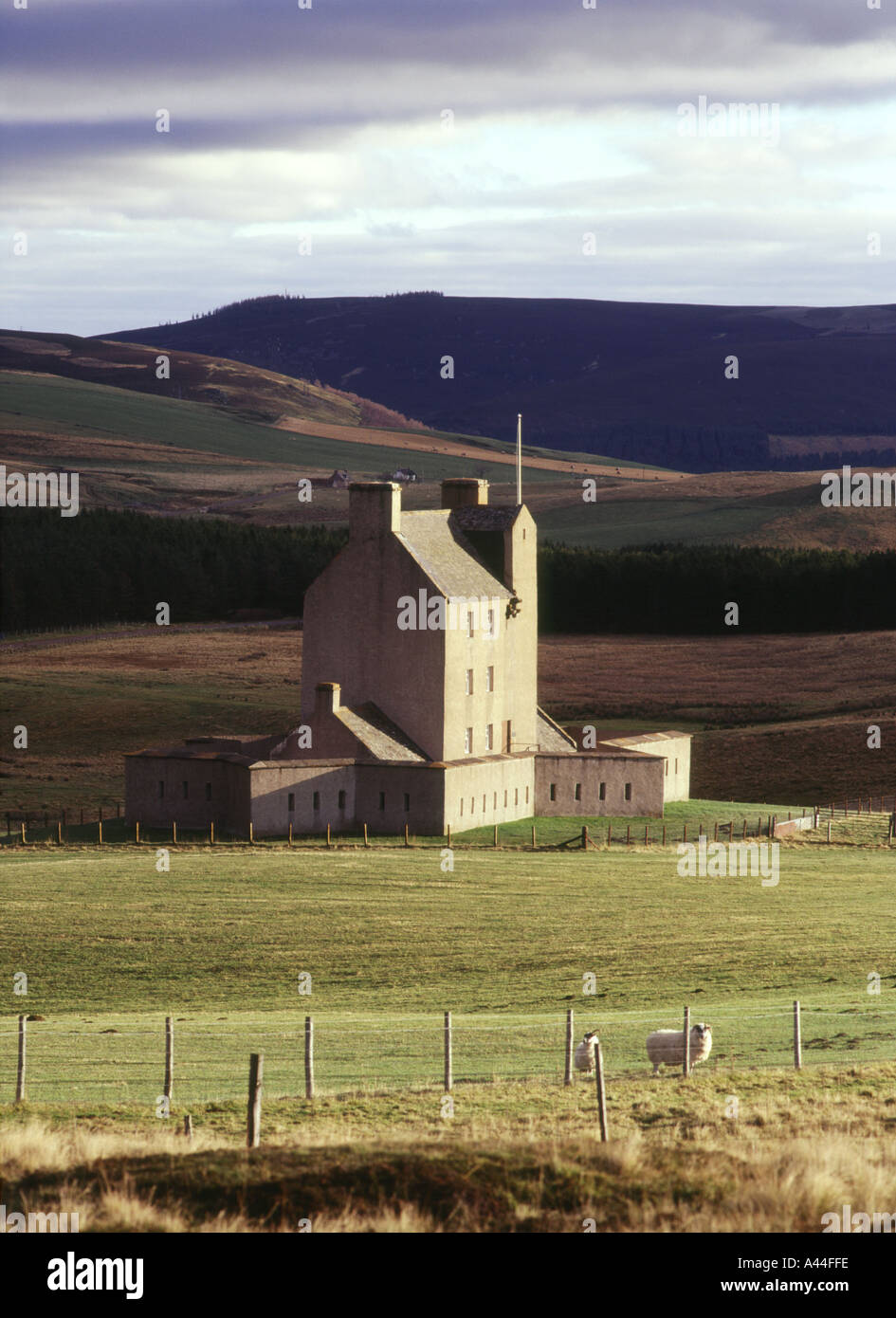 dh  CORGARFF CASTLE ABERDEENSHIRE Jacobite military English redcoats soldiers garrison barracks castle history scotland highlands Stock Photo