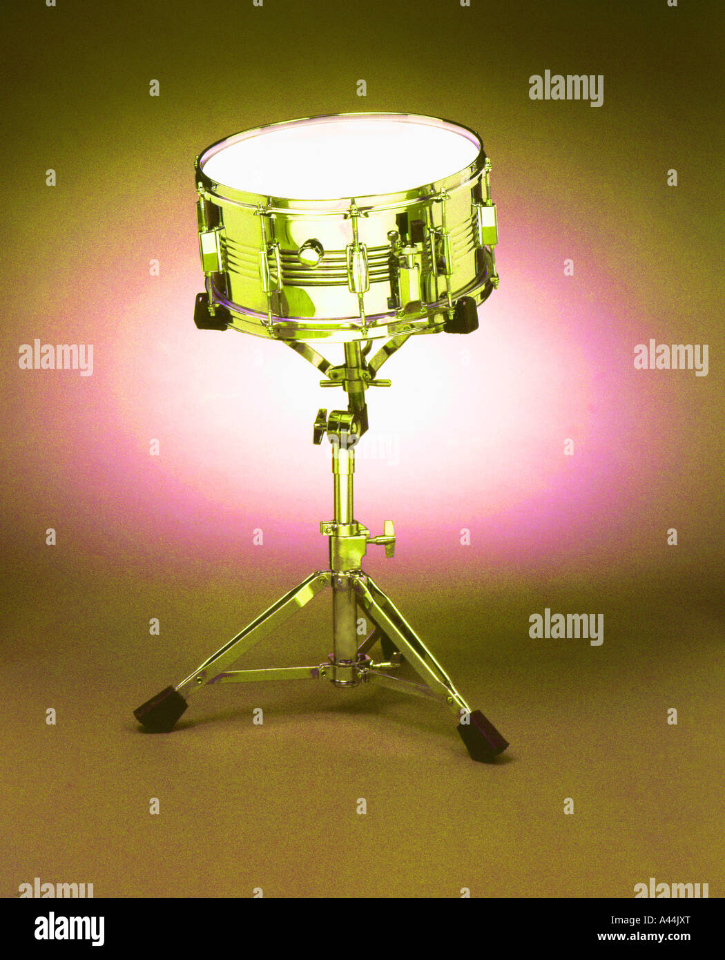 Drum set orchestra hires stock photography and images Alamy