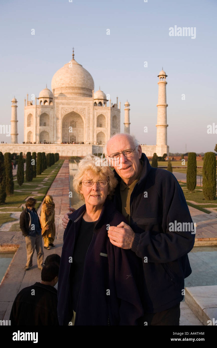 The people visit Taj Mahal editorial stock photo. Image of mumtaz - 39190153