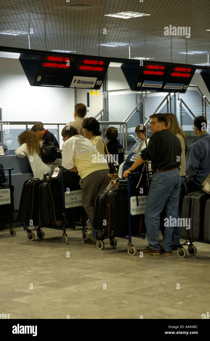 Check in desks luton airport hires stock photography and images Alamy
