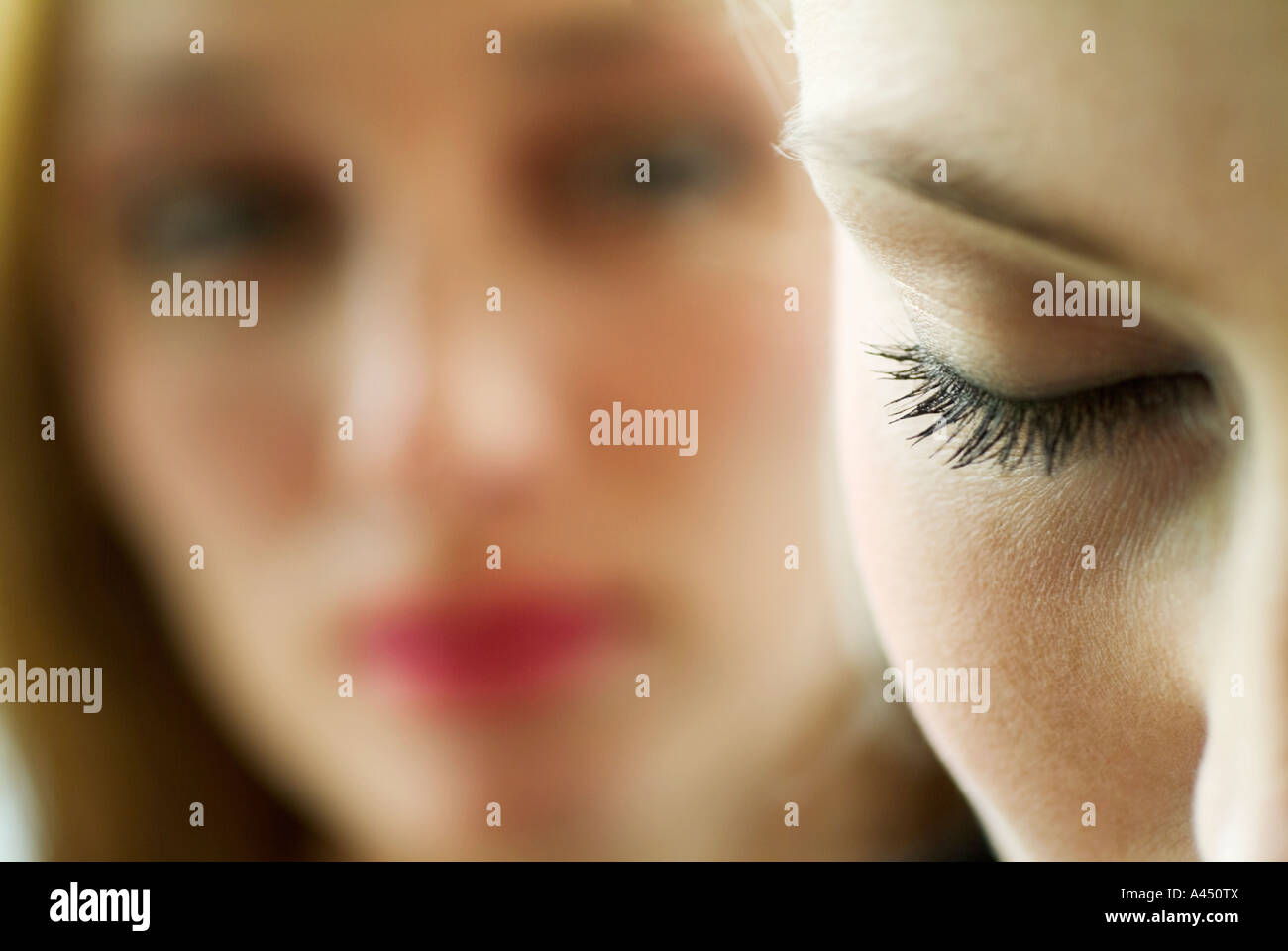 Close up of two women arguing hi-res stock photography and images - Alamy