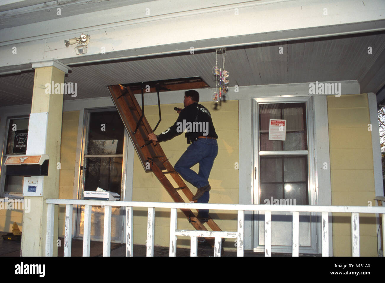 Police officer and suspect of drugs hi-res stock photography and images ...
