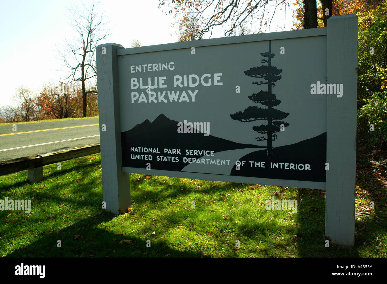 Entrance blue ridge parkway road hires stock photography and images