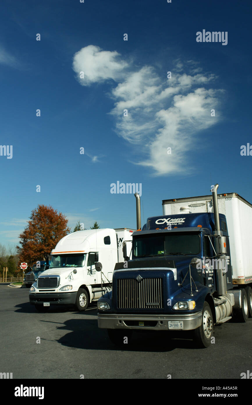 AJD53518, MD, Maryland, Center, Rest Area, parking lot, 18