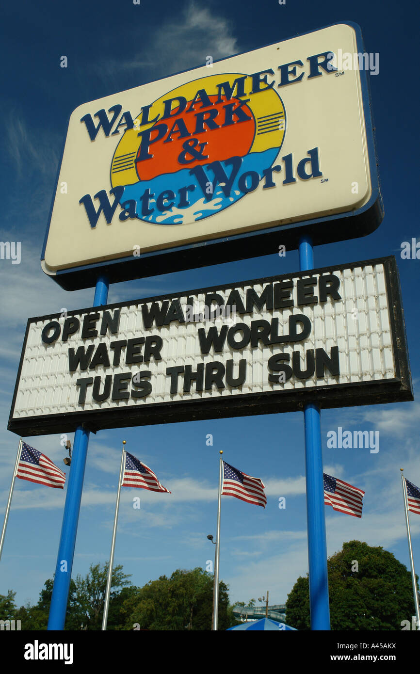 AJD57791, Erie, PA, Pennsylvania, Waldameer Park & Water World, entrance sign Stock Photo