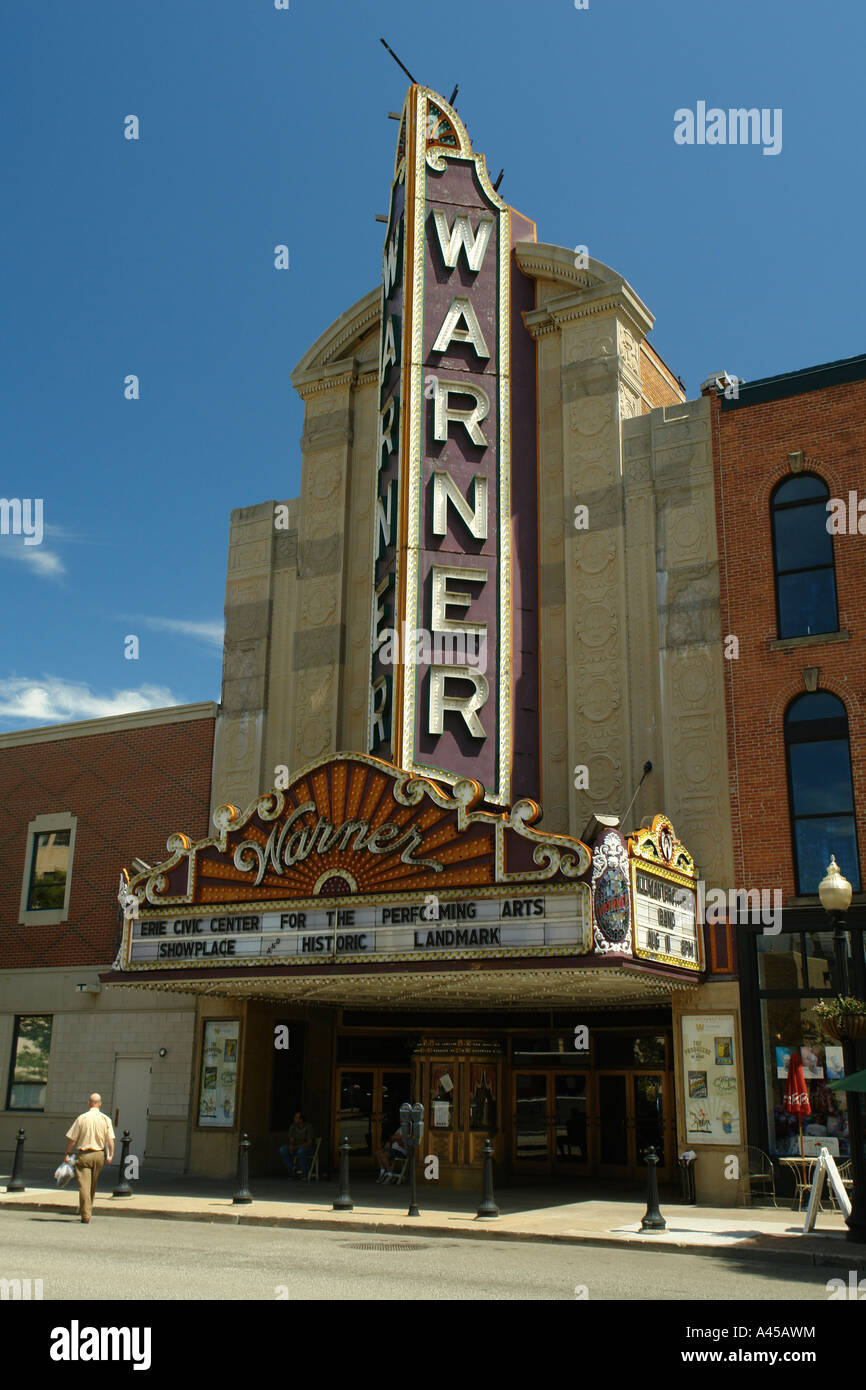 AJD57826, Erie, PA, Pennsylvania, Downtown, Warner theatre Stock Photo