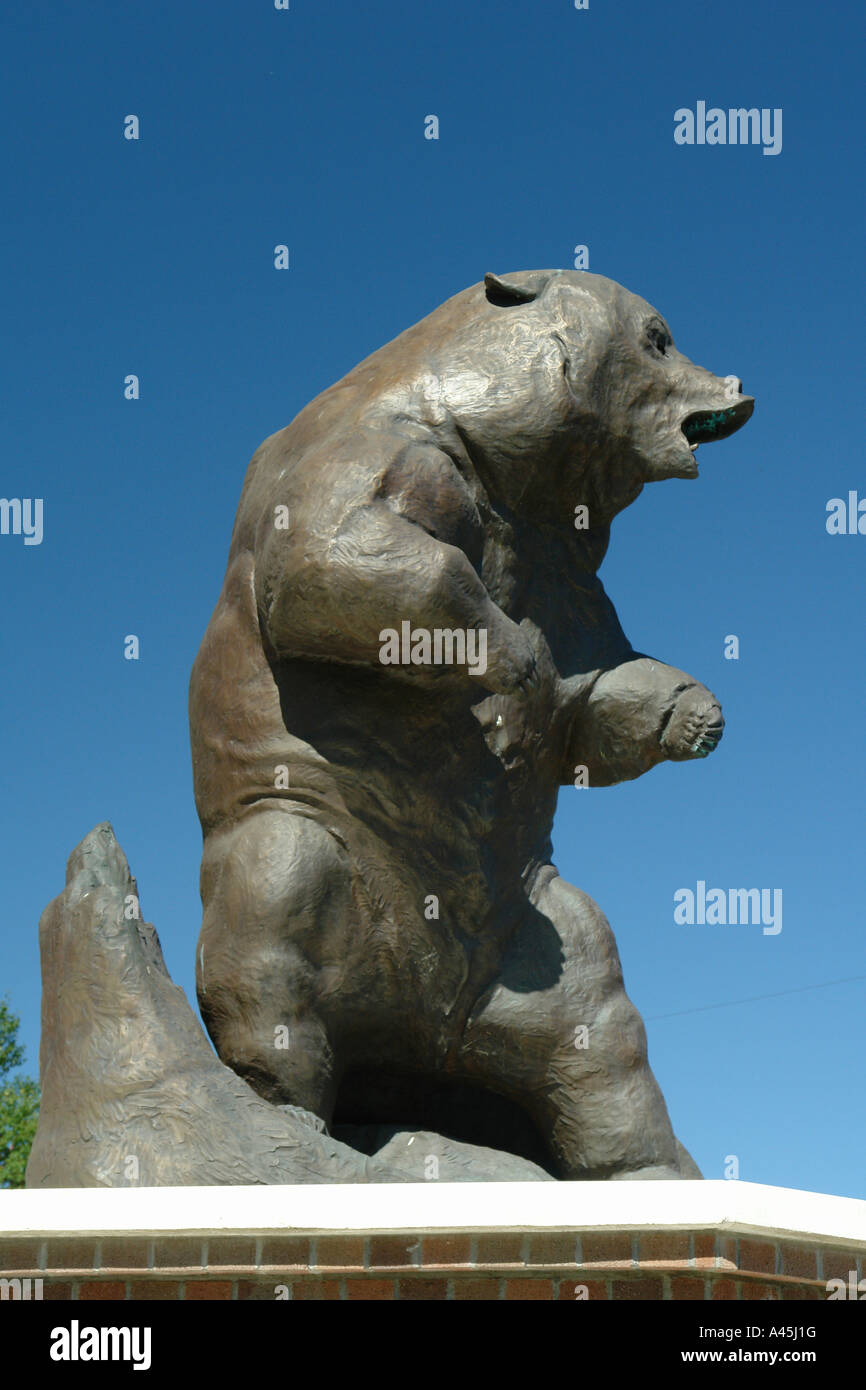 Bold Grizzly Bear Statue - Eye-Catching Floor Ornament