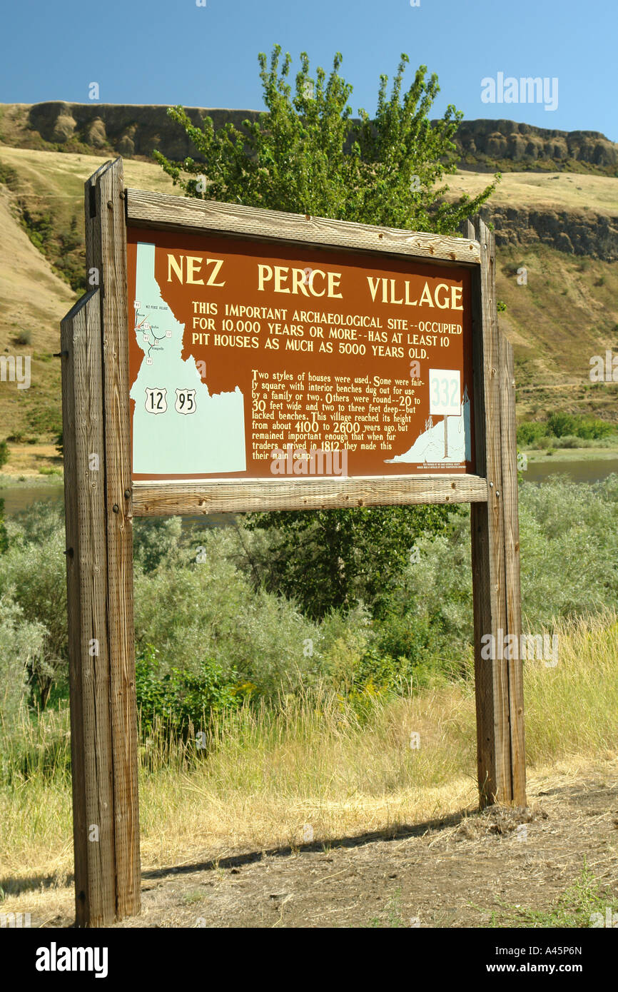 AJD56133, ID, Idaho, Clearwater River, Nez Perce Indian Reservation, Northwest Passage National Scenic Byway, historical markers Stock Photo