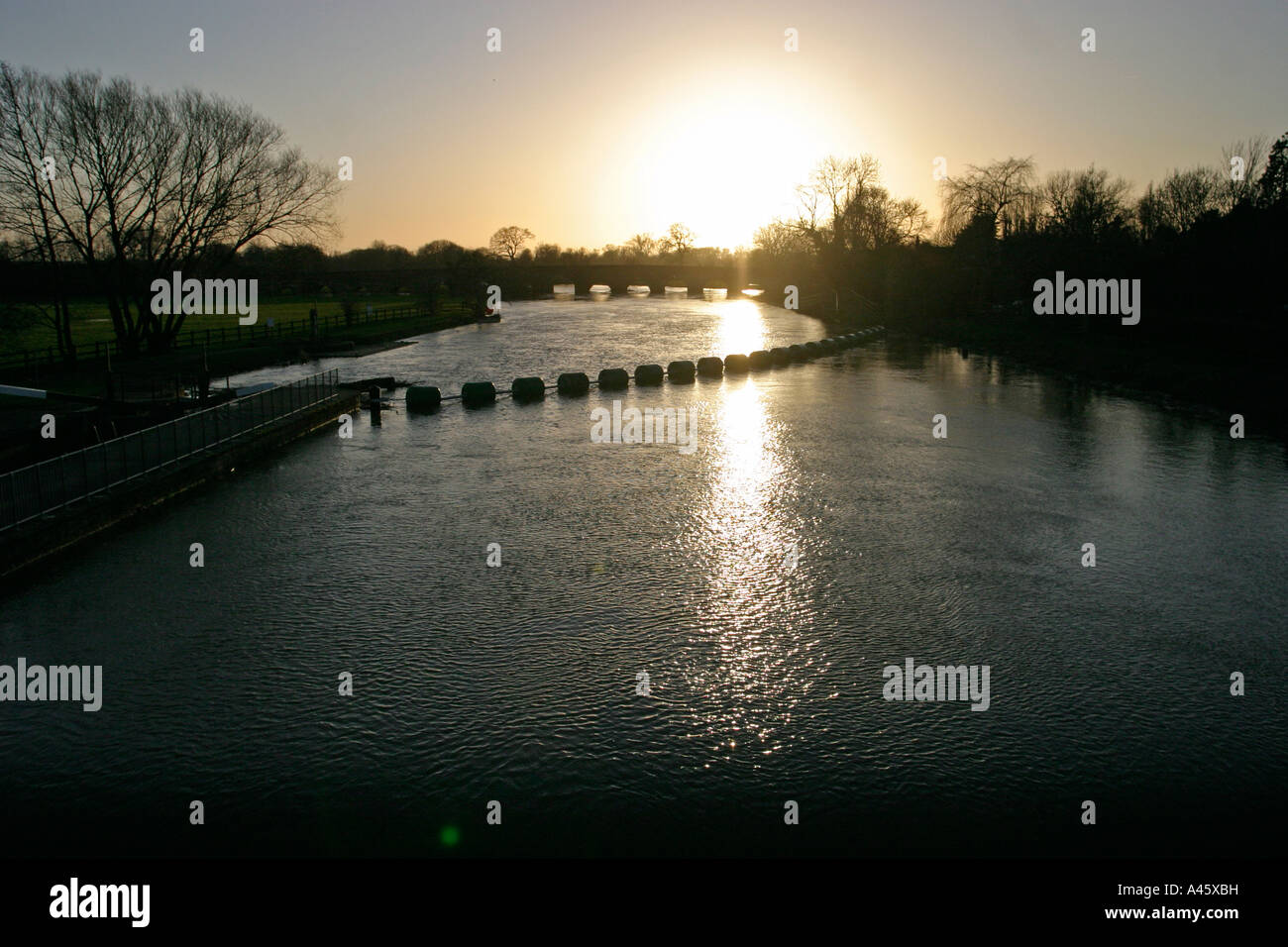 GREAT BARFORD LOCK RIVER OUSE WINTER Stock Photo