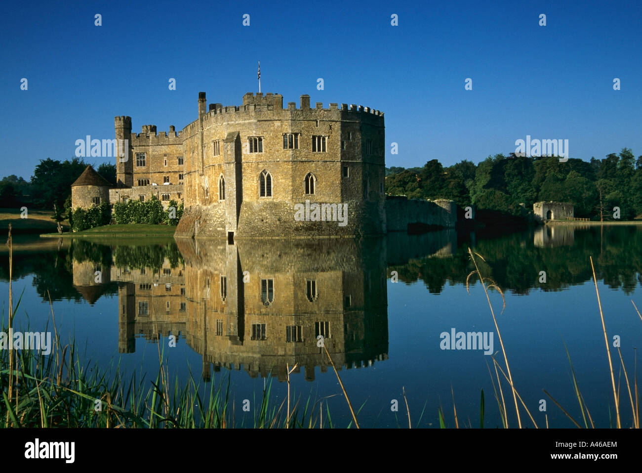 Leeds Castle reflection in moat,Leeds, Kent Stock Photo