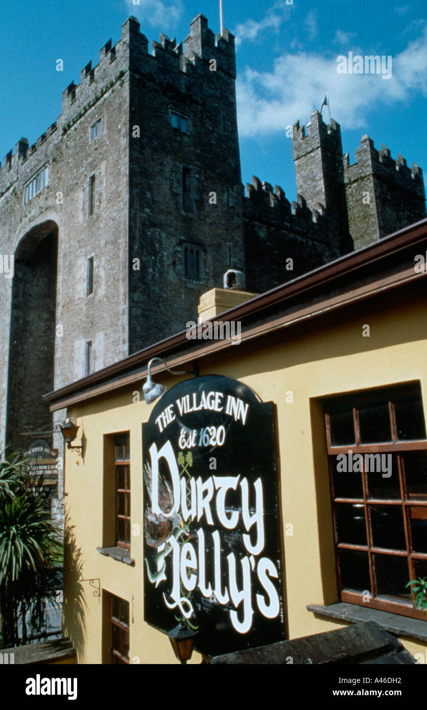 Pub Durty Nellys Bunratty Castle Stock Photo
