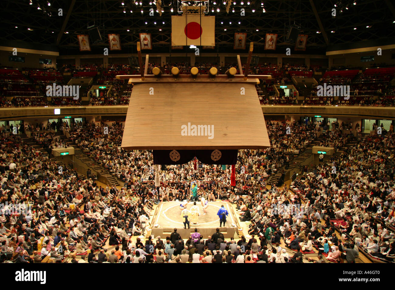 Sumo ringen hi-res stock photography and images - Alamy
