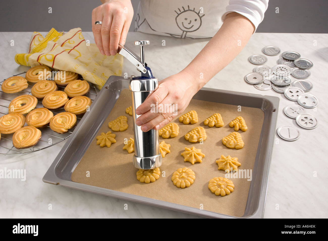 Cookie press hi res stock photography and images Alamy