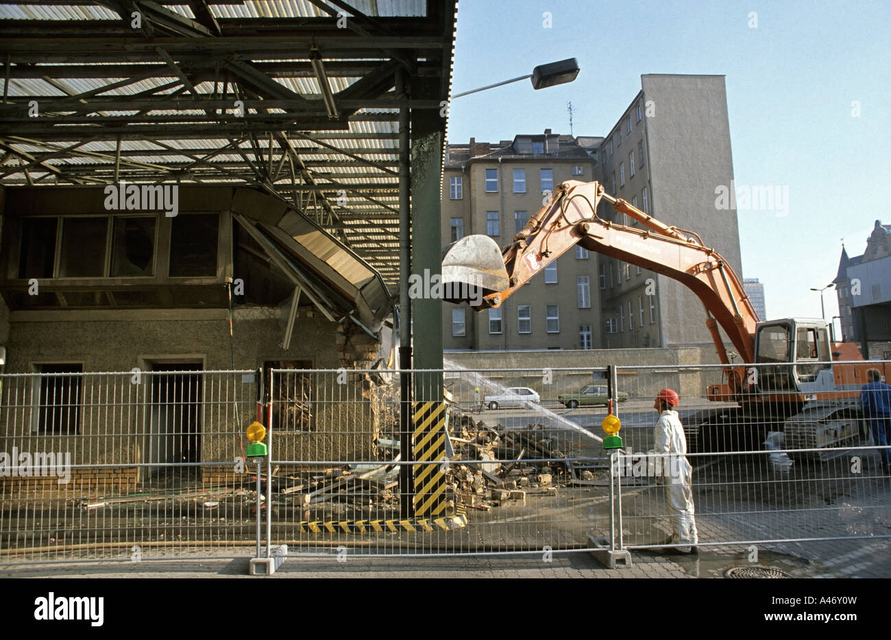 Fall of the Berlin Wall, demolition at "Checkpoint Charlie", Berlin