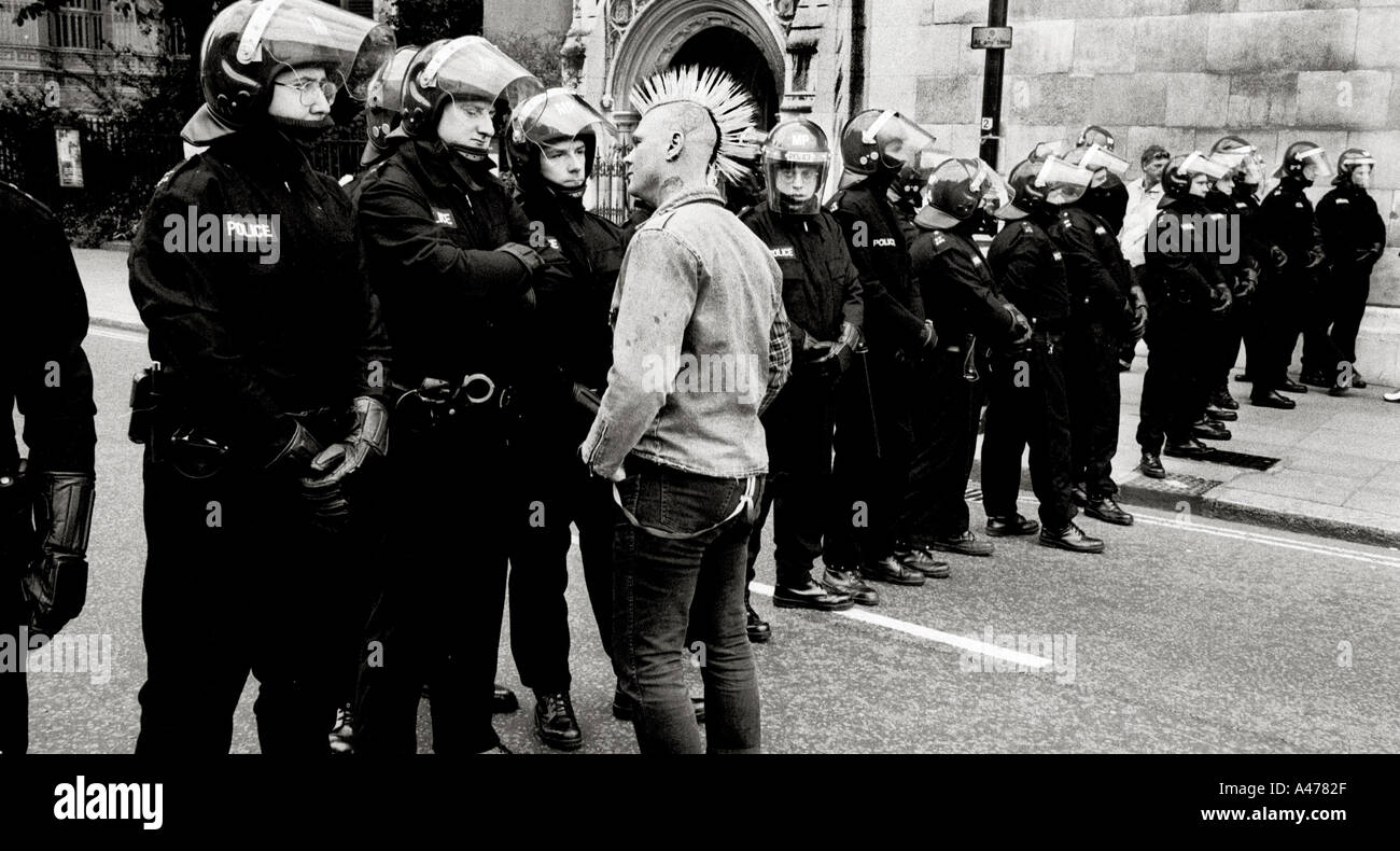 Uk british riot police uniform hi-res stock photography and images - Alamy