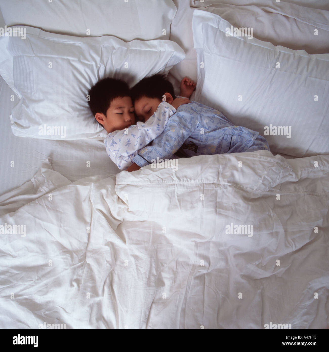10 Cute Twinks Cuddling Up in Bed