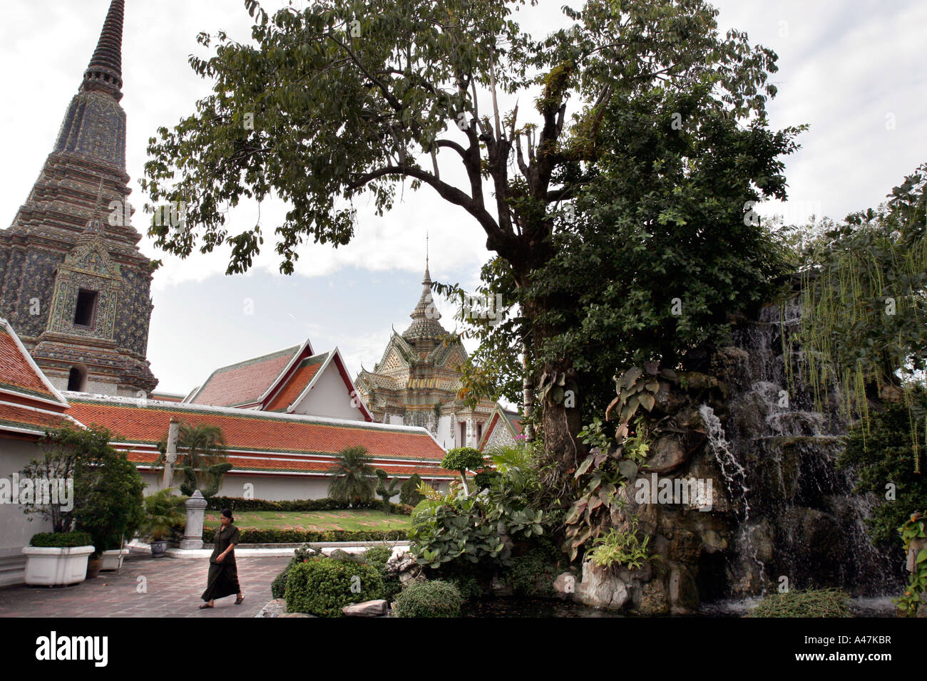 A Buddhist temple in Bangkok in Thailand Stock Photo - Alamy