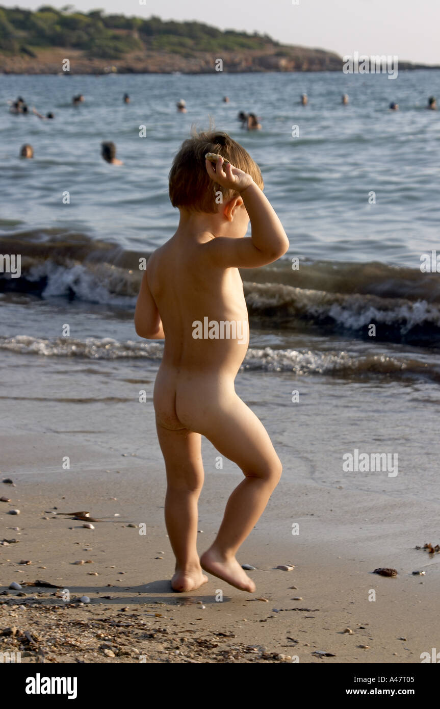 Nude play Letting Kids Nude play How to