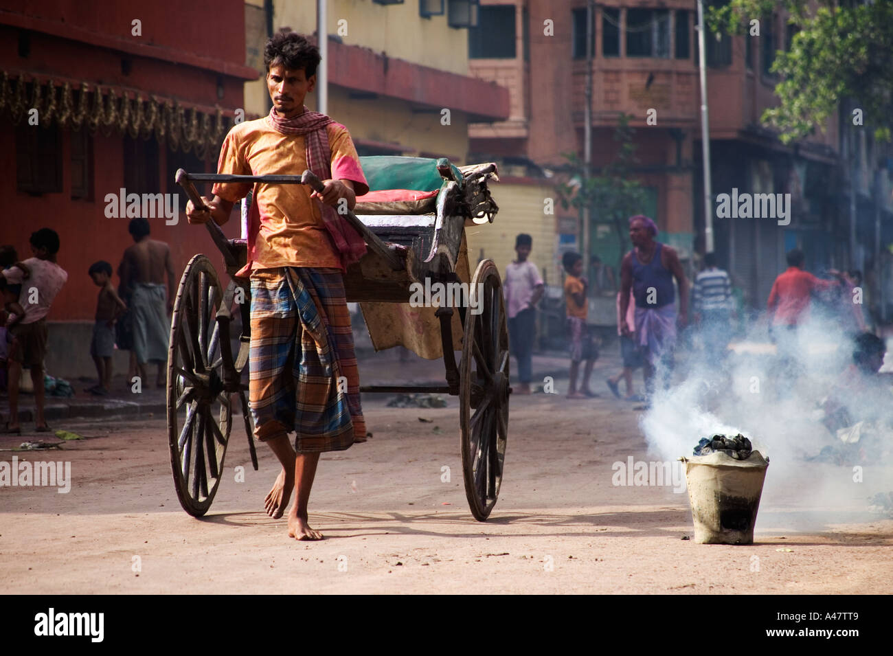 Kolkata Rickshaw Hi-res Stock Photography And Images - Alamy