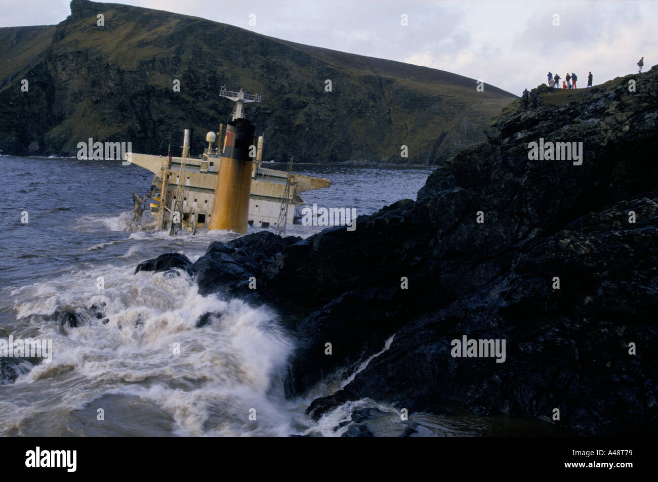 braer oil tanker disaster shetland january 1993 Stock Photo Alamy