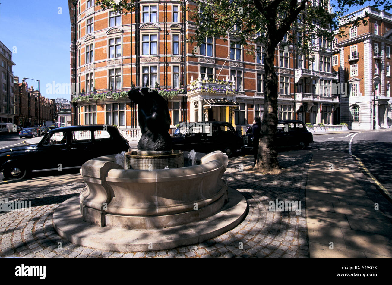 connaught hotel london Stock Photo - Alamy