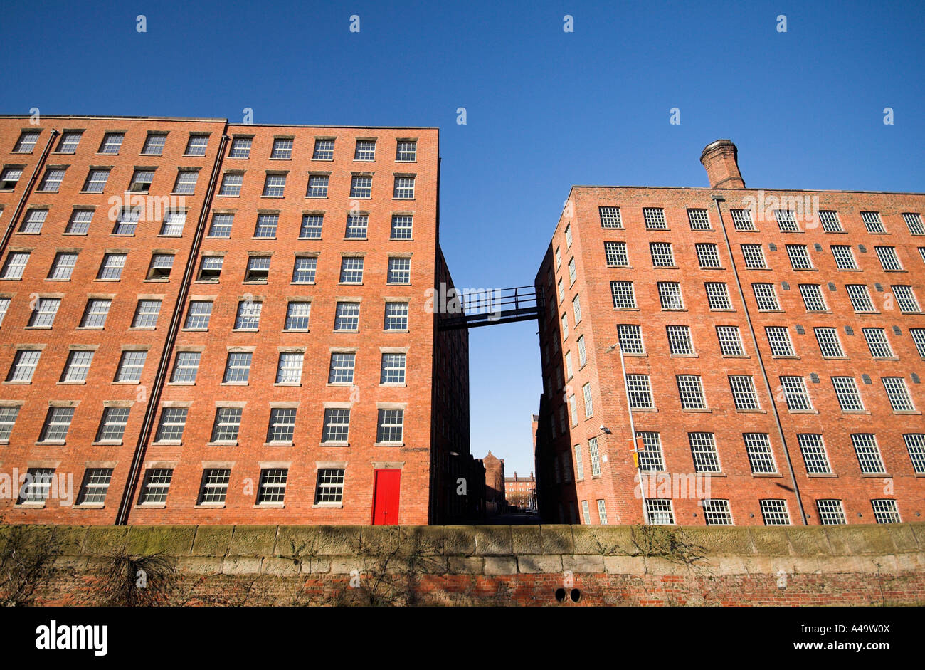 Regenerated mill along the Rochdale Canal, regeneration of Royal Mill