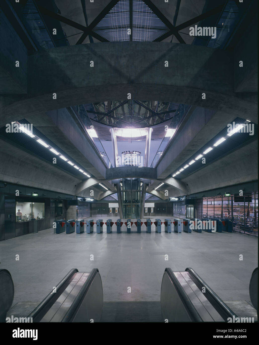 Expo mrt station hi-res stock photography and images - Alamy