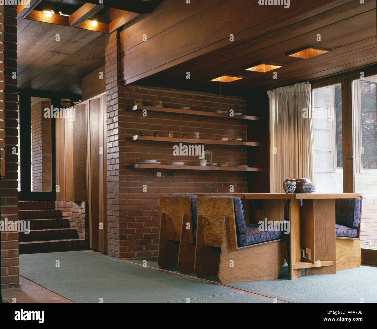 Frank lloyd wright homes interior hi-res stock photography and images ...