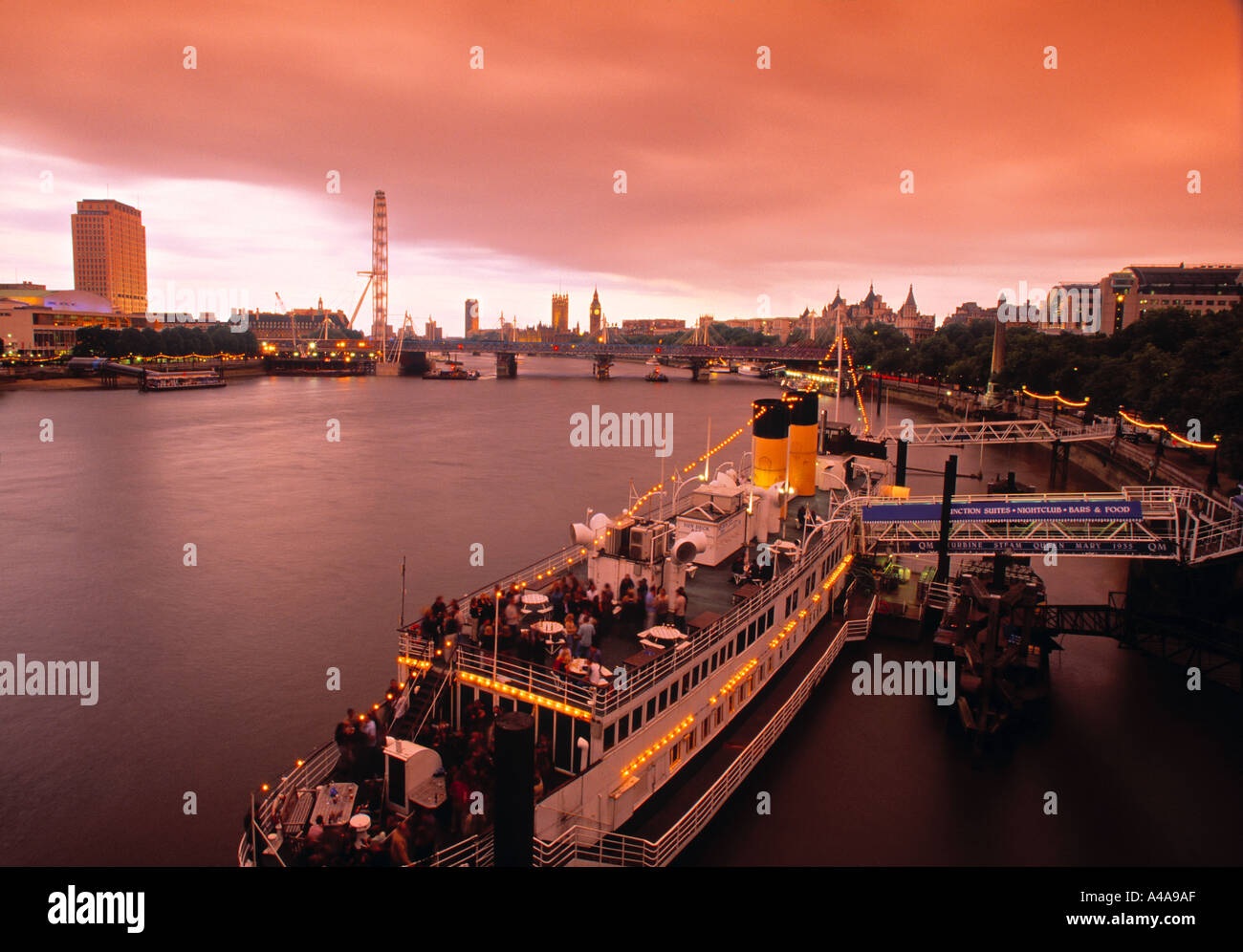 London party boat river thames hi-res stock photography and images - Alamy