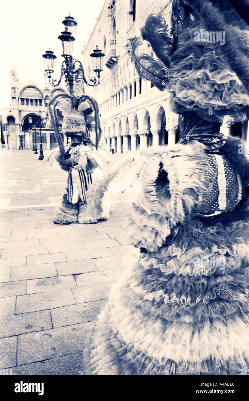 Costumes at venice carnival hi-res stock photography and images - Alamy