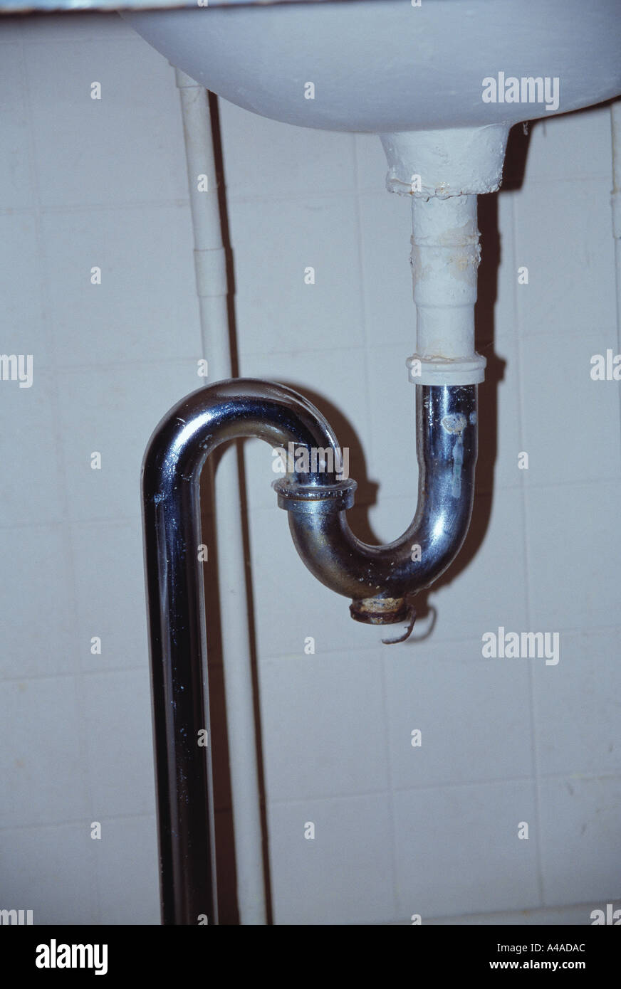 u bend sink leaking