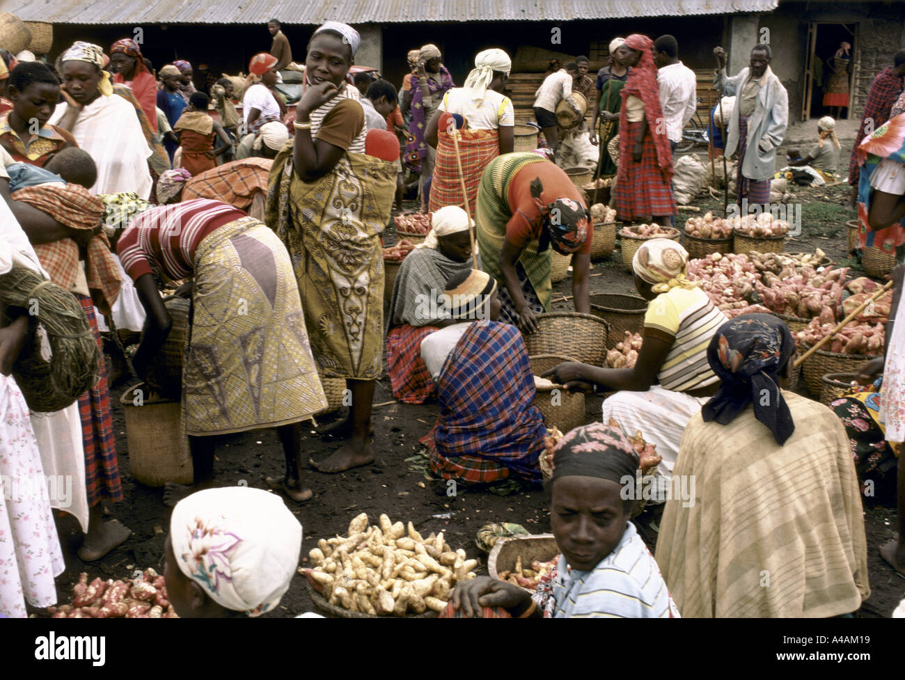 village market rhengeri rwanda Stock Photo - Alamy