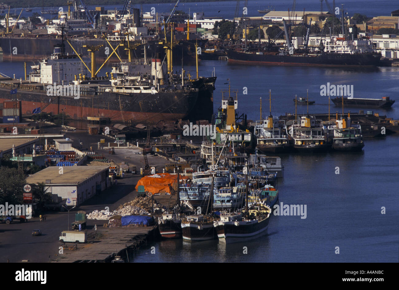 karachi container port pakistan 1996 1996 Stock Photo