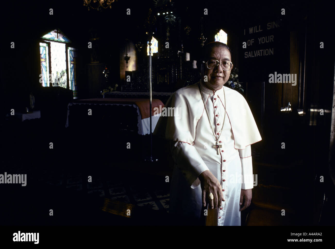 Cardinal Sin in his chapel in Mandaluyong Palace, Manila, Philippines,  Feb 1991 Stock Photo