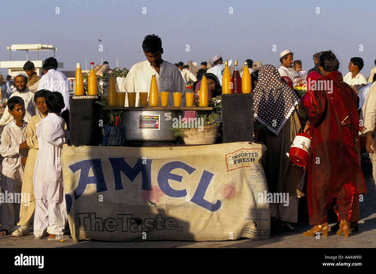 karachi pakistan drink stall on jangir kothari parade 1997 Stock Photo