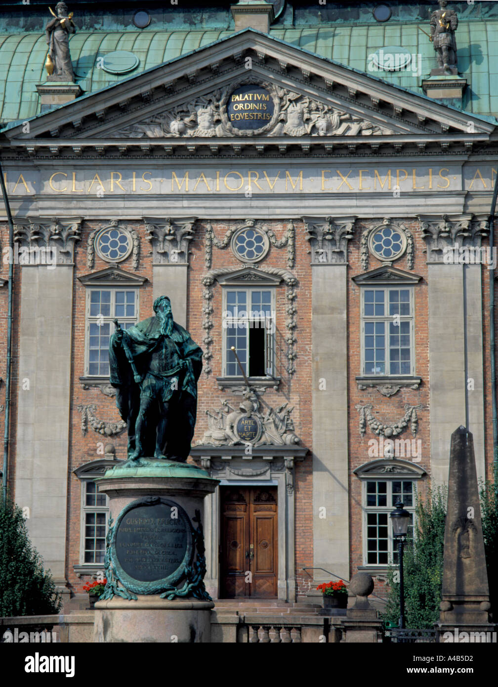 Statue of Gustav Vasa in front of Riddarhuset (House of the Nobility),  Gamla Stan, Stockholm, Sweden Stock Photo - Alamy
