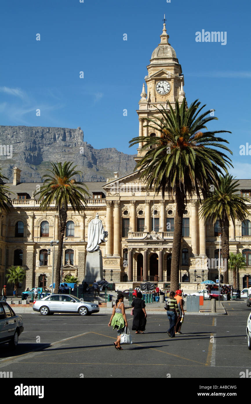 Cape town city hall and grand parade in cape town hi-res stock ...
