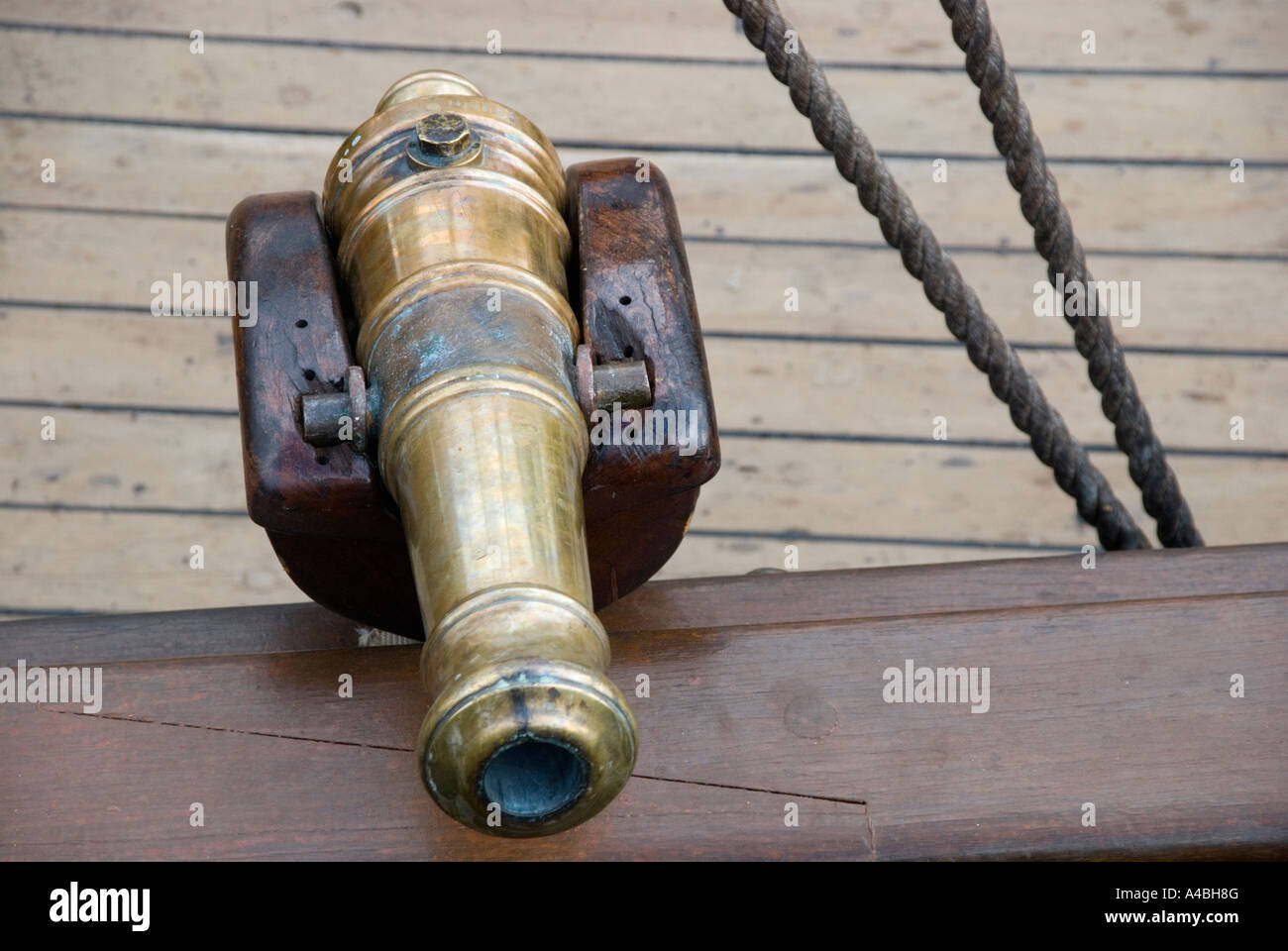 Swivel gun hires stock photography and images Alamy