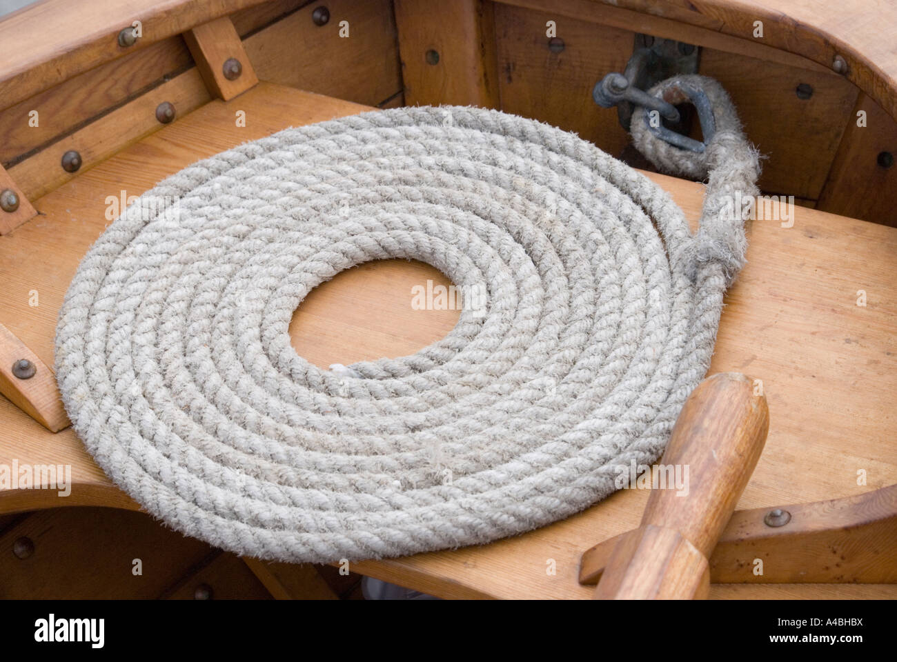 Painter rope boat hires stock photography and images Alamy