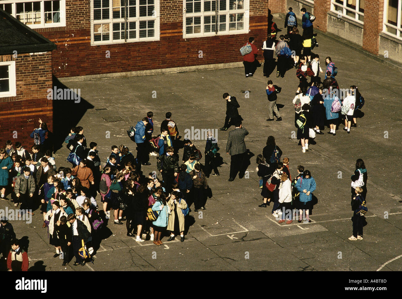 CHILDREN IN THE PLAYGROUND, HOLYROOD SECONDARY SCHOOL, GLASGOW. Stock Photo