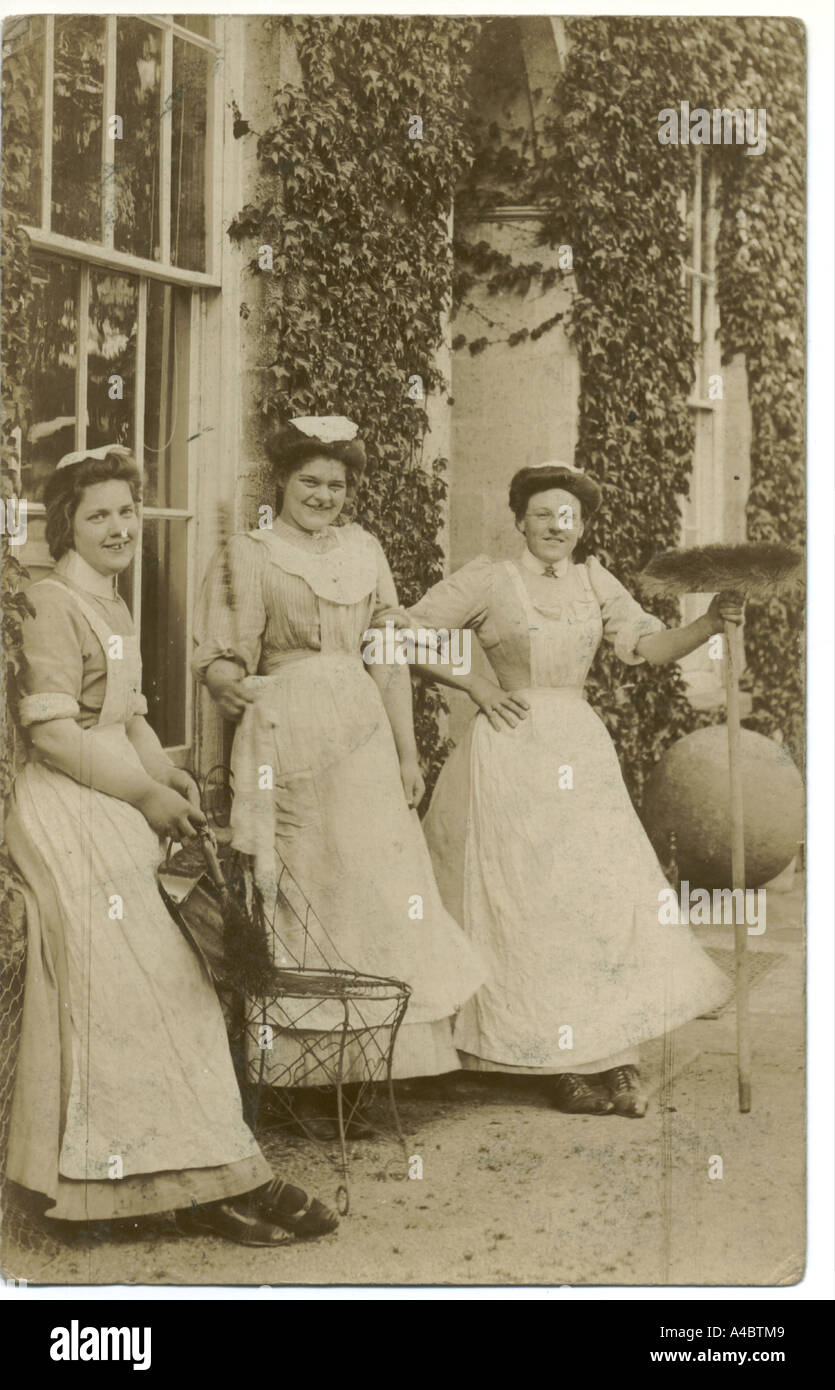 Housemaids  1907 Stock Photo