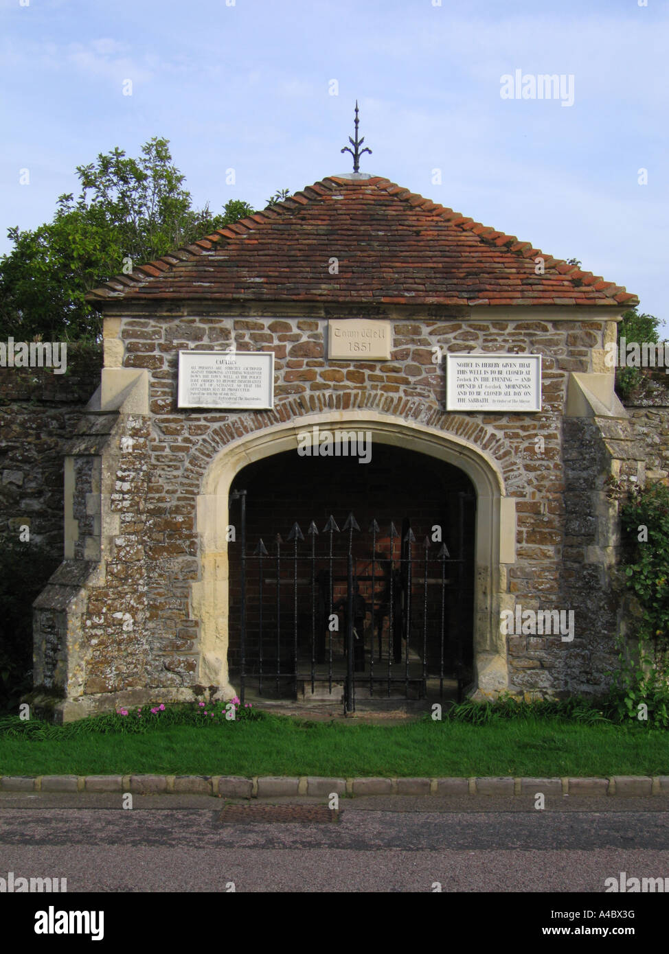 Town Well Winchelsea Sussex UK Stock Photo Alamy