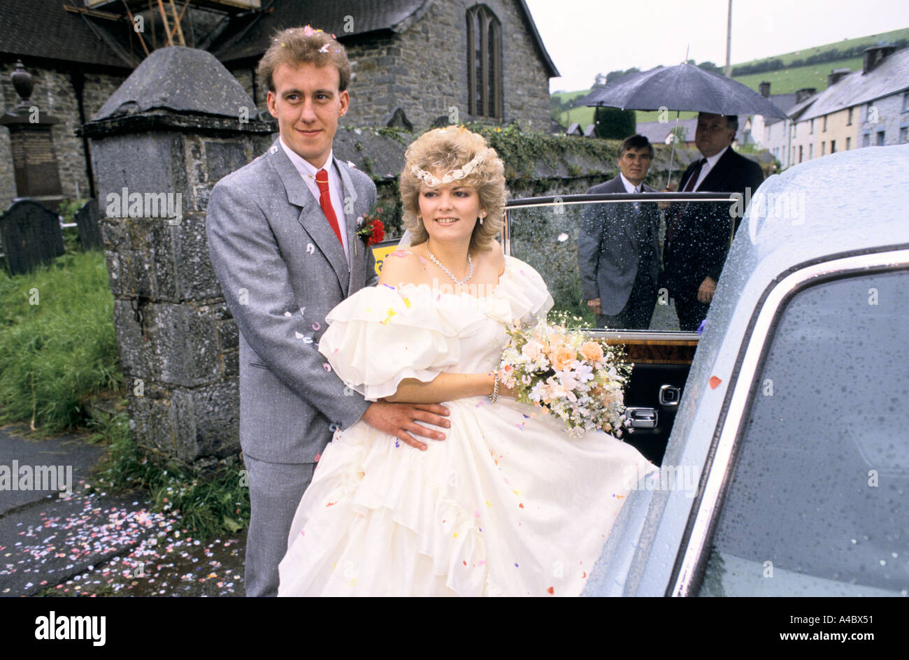 Wedding bride church uk hi-res stock photography and images - Alamy