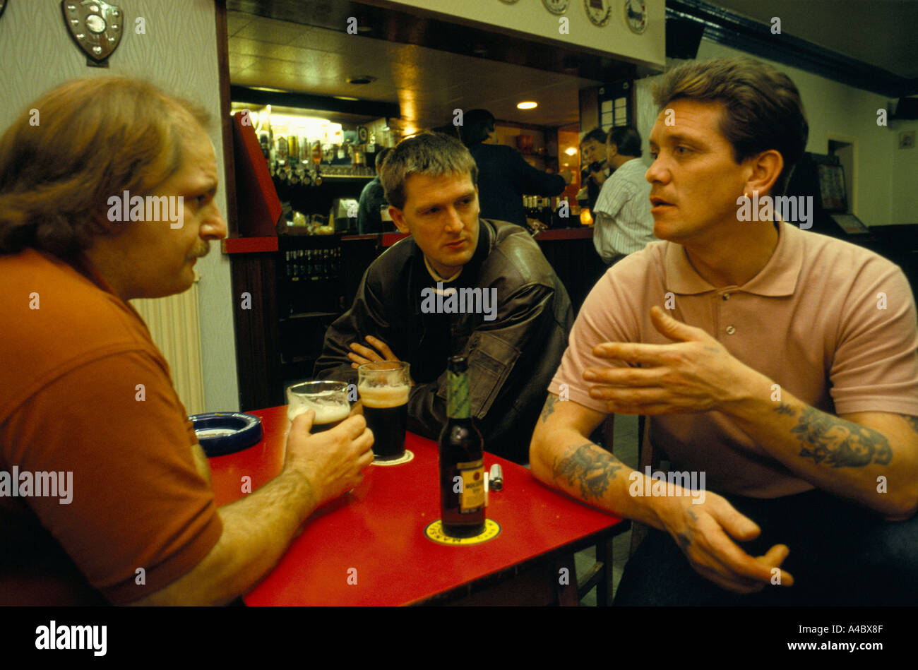 MINERS DRINKING IN PUB. SHIREBROOK, NOTTINGHAMSHIRE OCT 1992. THEIR MINE IS THREATENED WITH CLOSURE. Stock Photo